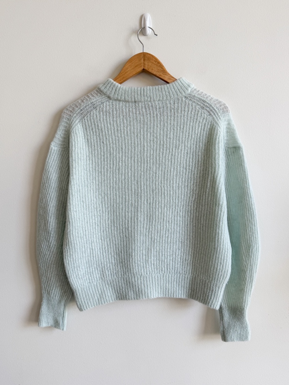 EVERLANE • The Oversized Alpaca Crew in Mint - Picture 7 of 10
